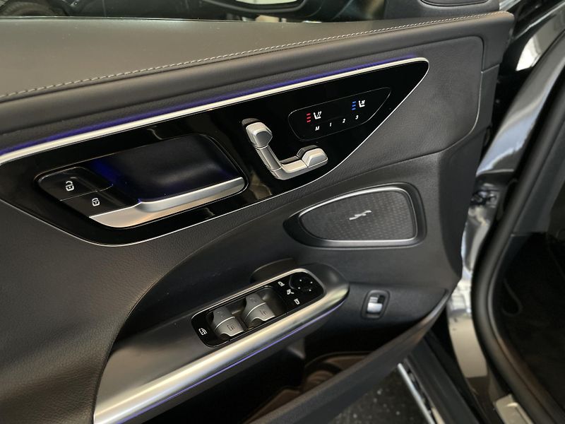 Mercedes-Benz Třídy C 220d 4MATIC All-Terrain - fotka 19 z 38
