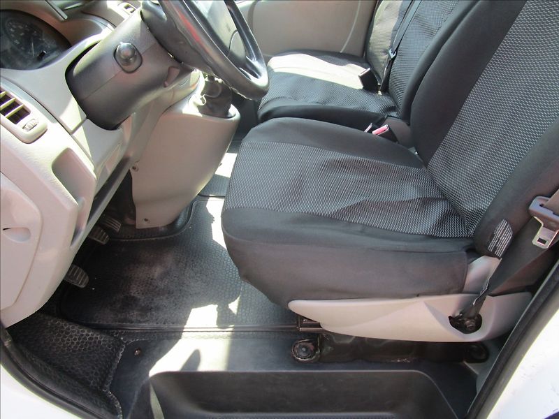 Renault Trafic 2.0dCi 115 Passenger, 9 míst - fotka 12 z 41