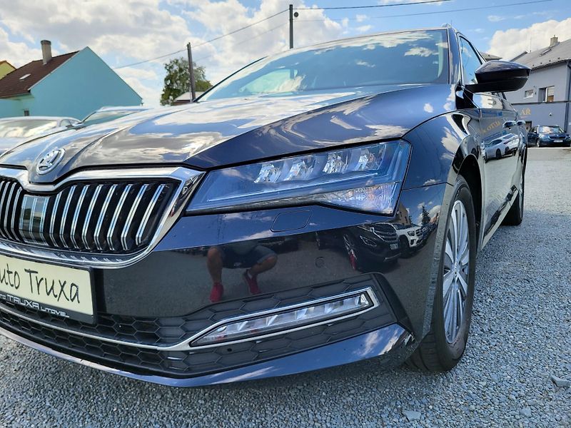 Škoda Superb III FL combi 1.5 TSI DSG STYLE - fotka 34 z 46