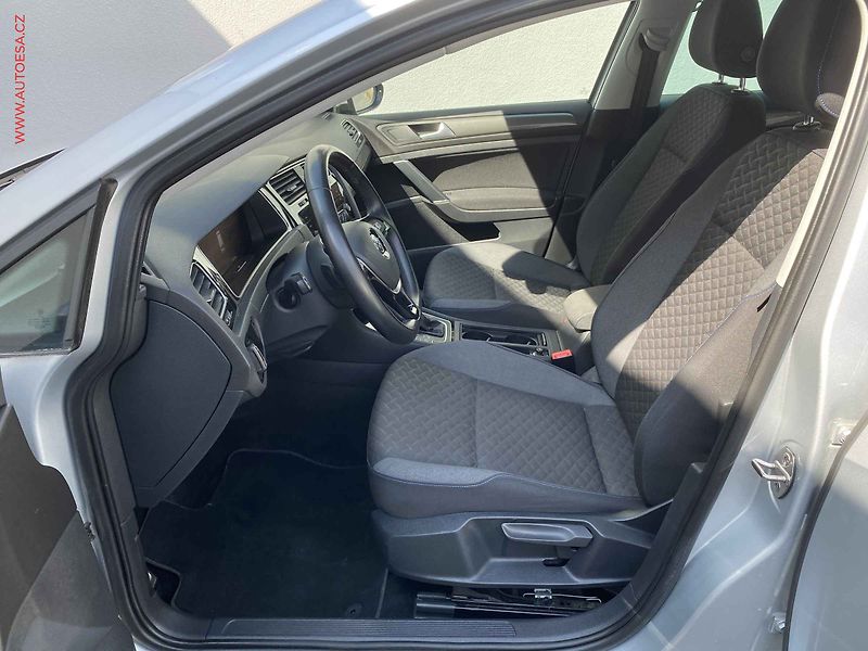 Volkswagen Golf (2019) 1.5 TSi, Join, DSG, LED - fotka 9 z 18