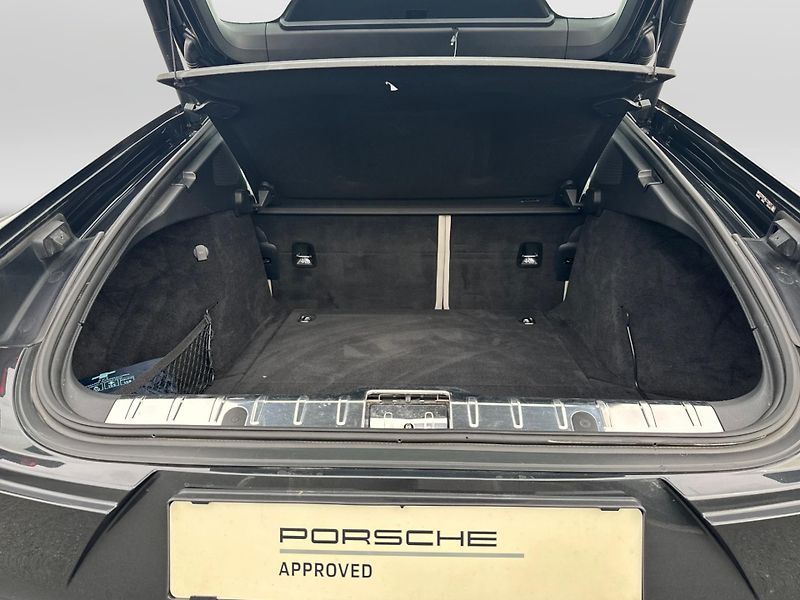 Porsche Panamera 4S - fotka 26 z 30