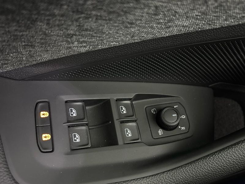 Škoda Superb Selection DSG - fotka 21 z 31