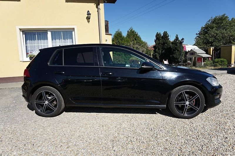 Volkswagen Golf (2014) MATCH 1,4 TSI 90 kW - fotka 3 z 35