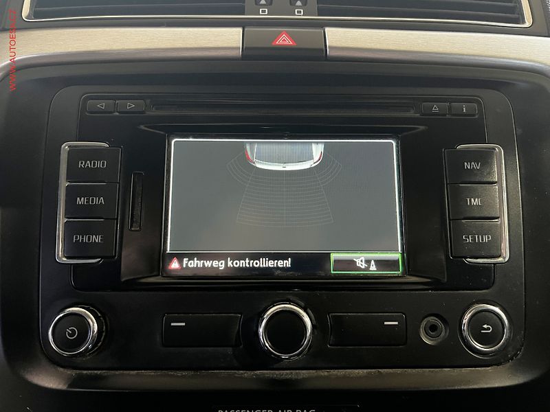 Škoda Superb (2014) 2.0 TDi, Exclusive, DSG - fotka 14 z 16