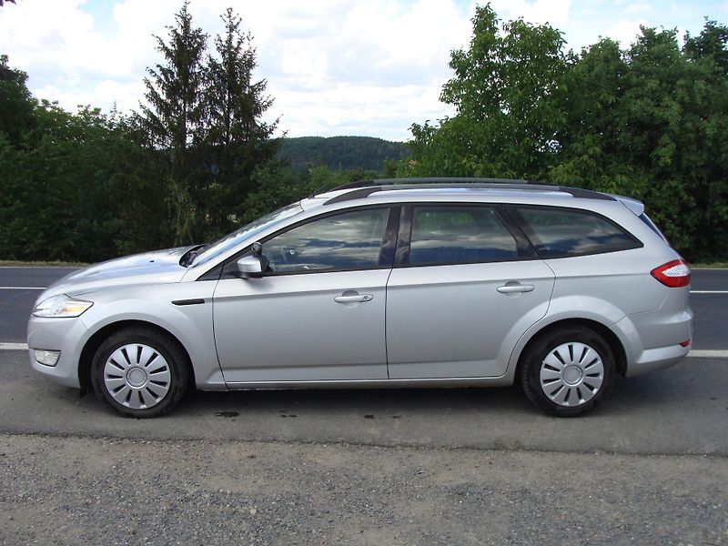 Ford Mondeo 2.0 TDCi, 103 kW, klimatizace - fotka 2 z 31