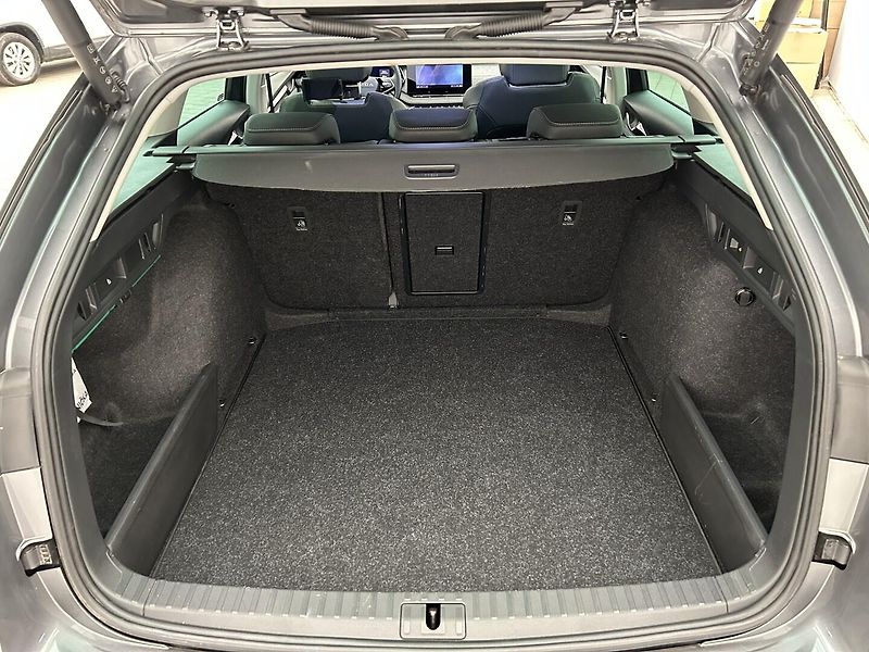 Škoda Octavia 1.5 TSI Top selection - fotka 29 z 32