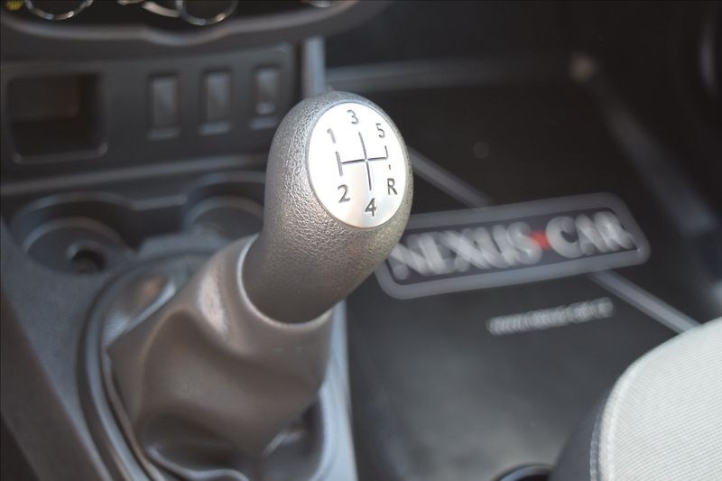 Dacia Duster 1,6 I 77KW NÍZKÉ KM 2XKOLA TOP - fotka 37 z 44