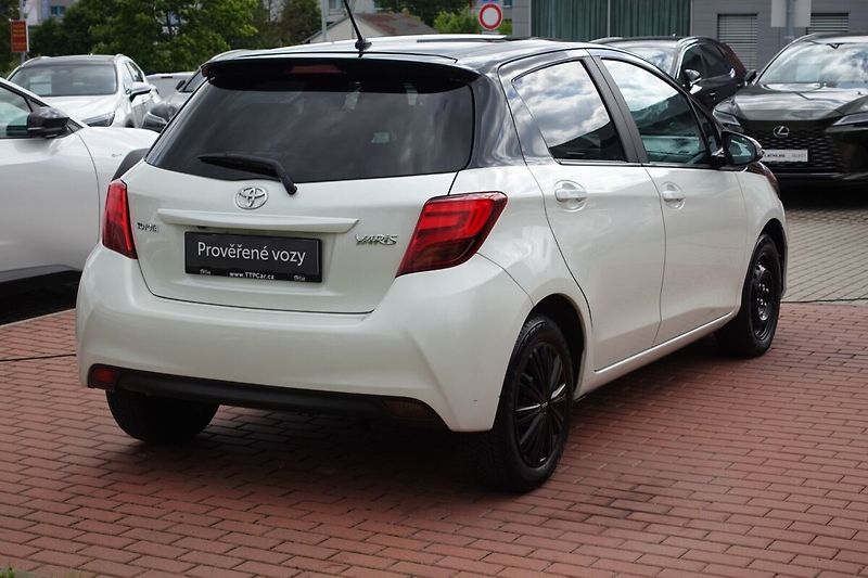 Toyota Yaris 1.33 VVT-i Multidrive S Bi-ton - fotka 4 z 28