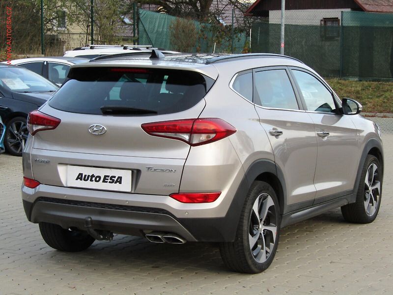 Hyundai Tucson (2015) 2.0 CRDi 4WD, Premium, panor - fotka 4 z 22