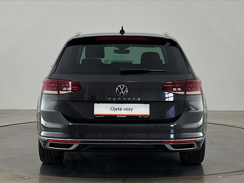 Volkswagen Passat Elegance DSG - fotka 17 z 30