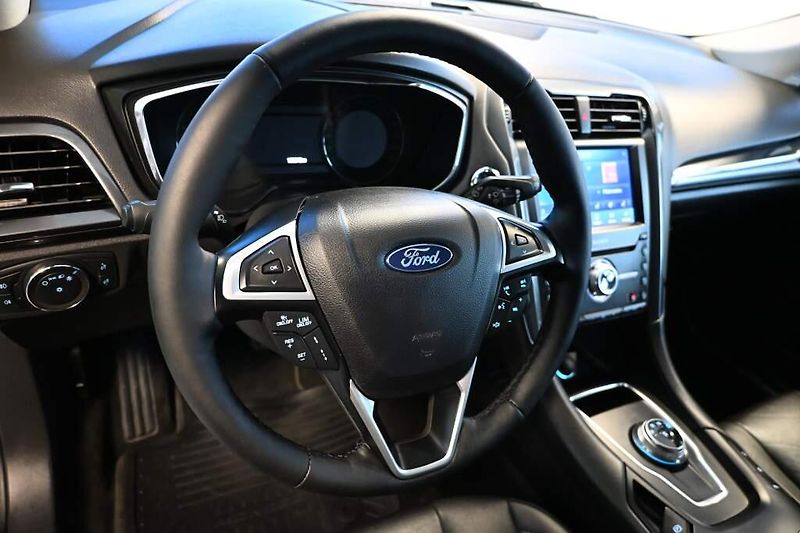 Ford Mondeo (2022) 2.0 140 KW LED SONY ACC 8AT EC - fotka 13 z 41