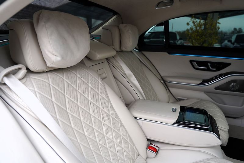 Mercedes-Benz Třídy S S 500L 4Matic AMG/3D Burmester - fotka 30 z 45
