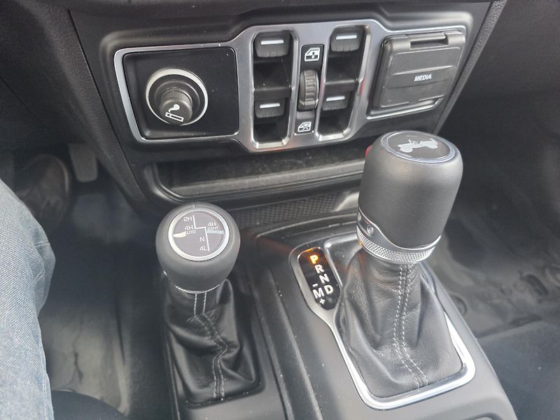 Jeep Wrangler (2024) Sahara Unlimited - fotka 9 z 9