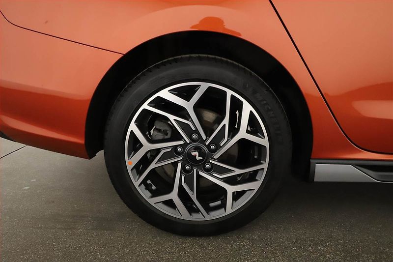 Hyundai i30 (2025) 1.0 T-GDI, N-LINE, DPH - fotka 18 z 18