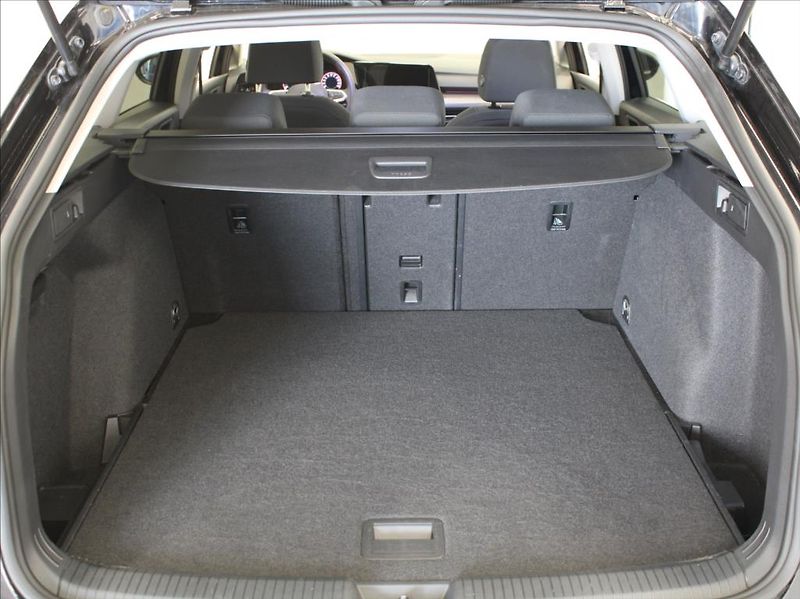 Volkswagen Golf 1,5 TSi 110kW Style Var.64tkm. - fotka 22 z 24