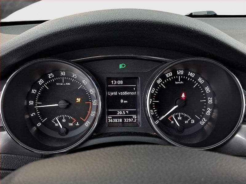 Škoda Superb (2014) Ambition 2.0 TDI, Xenony - fotka 11 z 15