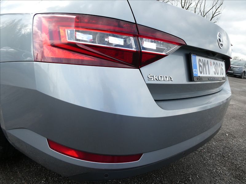 Škoda Superb 2,0 TDi STYLE DSG, 2x kola, ČR - fotka 9 z 43