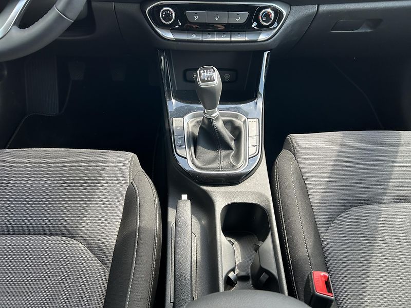 Hyundai i30 26 WG 1,0 T-GDI MT SMART - fotka 32 z 32
