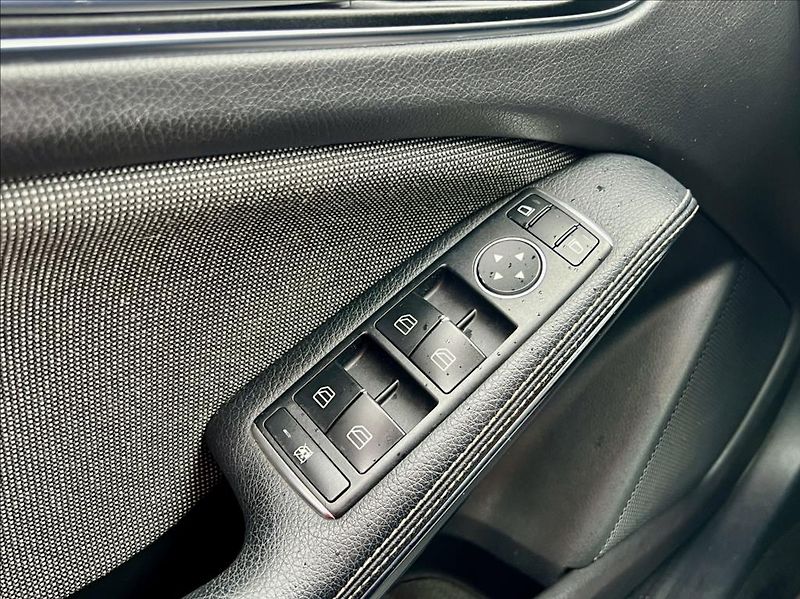 Mercedes-Benz Třídy A 180 d Sport automat - fotka 41 z 45