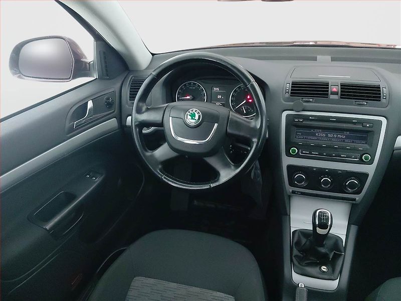 Škoda Octavia (2011) 1.6 TDI, nová STK - fotka 7 z 15