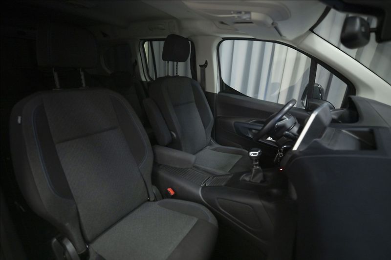 Peugeot Rifter 1,5 BlueHDi KAMERA 7 MÍST ČR - fotka 9 z 37