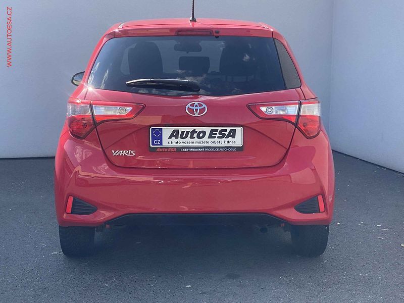 Toyota Yaris (2018) 1.5 VVT-i, 2.maj,ČR, Active - fotka 4 z 16