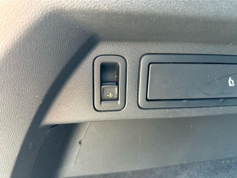 Volkswagen Tiguan 2,0 TDI 110 kW Business Premiu - fotka 13 z 21