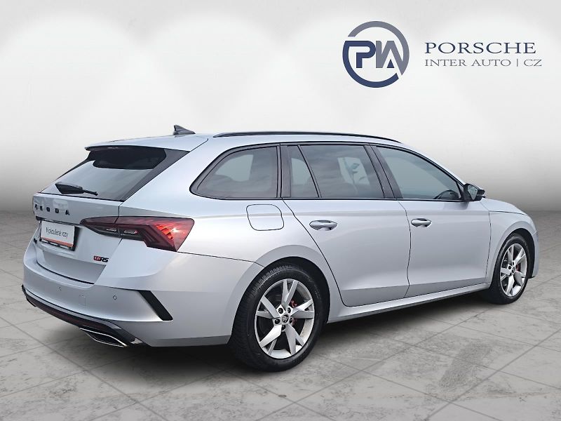 Škoda Octavia RS 2.0 TDI DSG - fotka 2 z 22