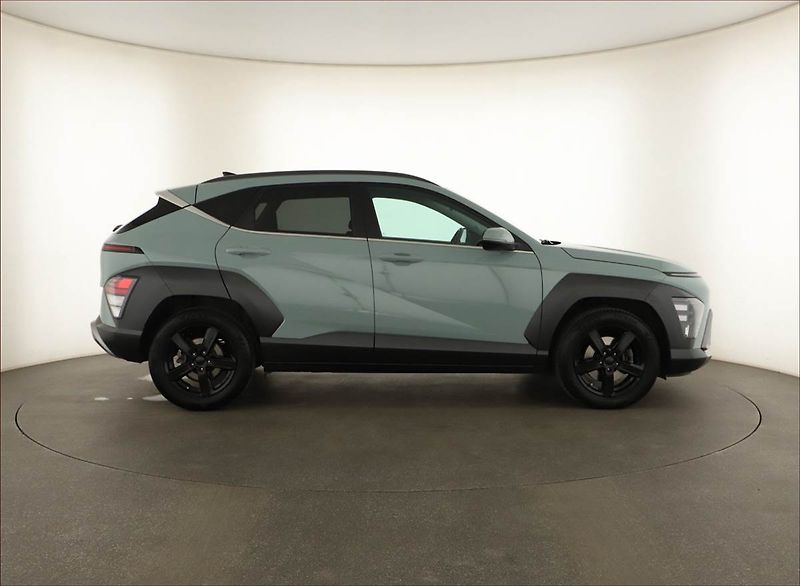 Hyundai Kona (2025) 1.6 T-GDI - fotka 6 z 15
