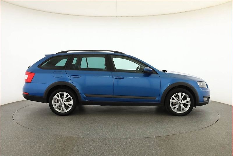 Škoda Octavia (2015) 2.0 TDI 4x4, 4X4, Serv.kniha - fotka 6 z 19