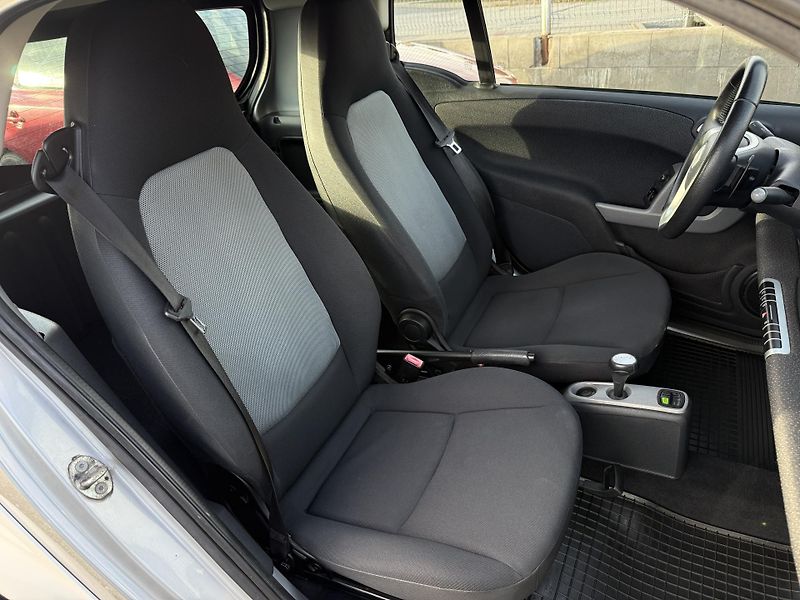 Smart Fortwo 1.0i MHD klima - fotka 13 z 17