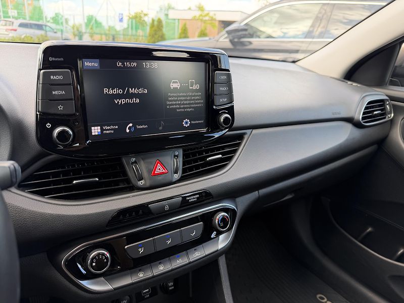 Hyundai i30 (2021) 1.0 t-gdi 88 kW / manual  - fotka 17 z 19