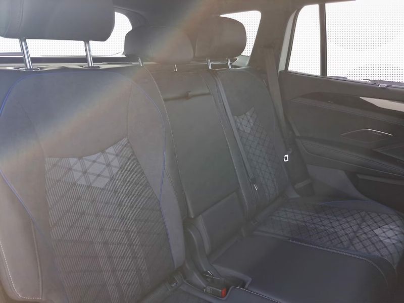 Volkswagen Tayron TDI 4M R-Line Pano HuD H/K IQ - fotka 16 z 22