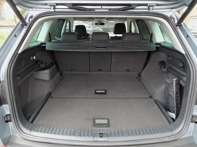 Škoda Kodiaq 1.4TSI 110kW 4x4 Tažné 360° - fotka 27 z 34