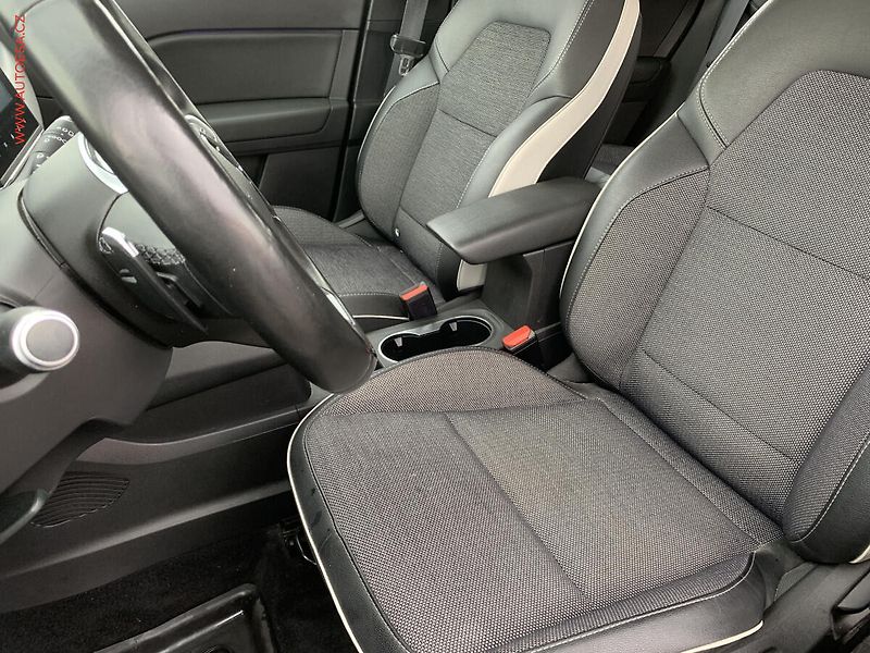 Renault Captur (2021) 1.3 TCe, ČR, AT, navi, LED - fotka 9 z 22