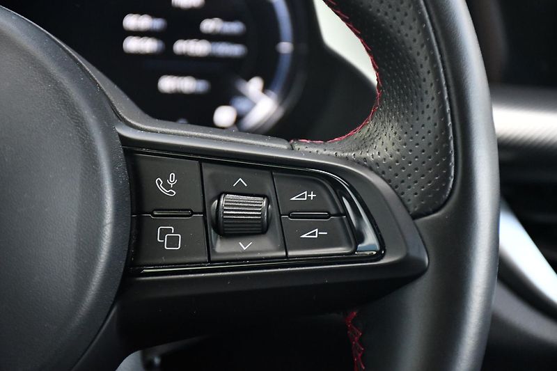 Alfa Romeo Stelvio 2.2 JTDm Competizione Q4 - fotka 24 z 40