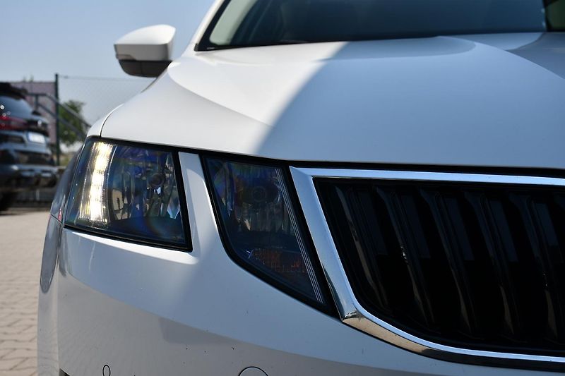 Škoda Octavia 1.5TSi 110kW DSG NAV KESSY - fotka 51 z 52