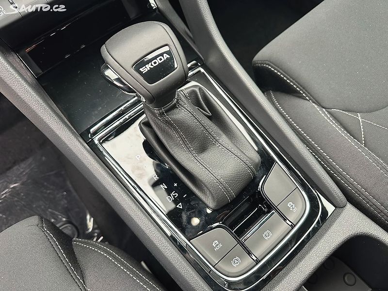 Škoda Karoq (2026) Sportline 1.5 TSI 110kW DSG - fotka 13 z 15