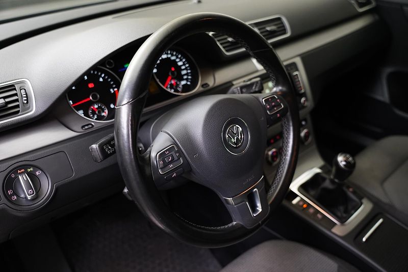 Volkswagen Passat - fotka 14 z 26