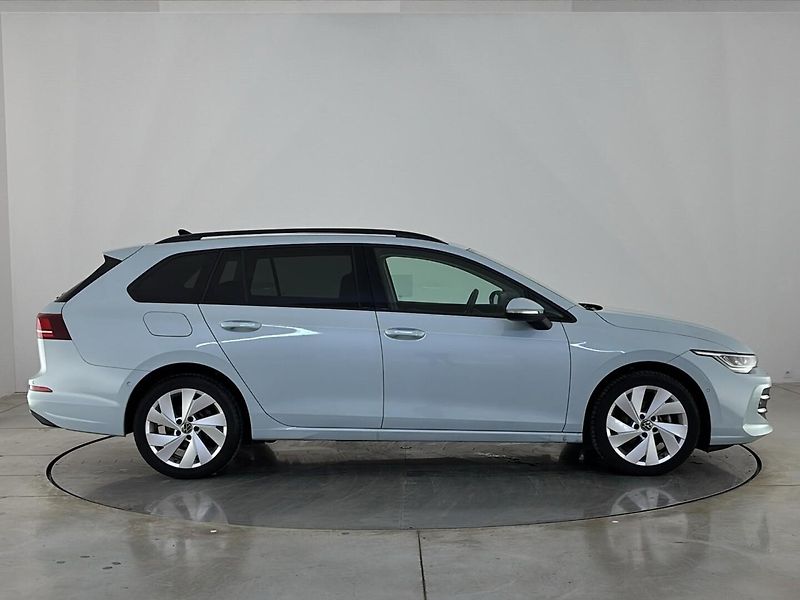Volkswagen Golf Life DSG - fotka 16 z 30