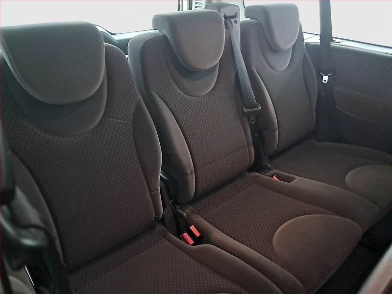Peugeot Expert (2015) 2.0 HDi, Bus, 8Míst, ČR, DPH - fotka 16 z 16