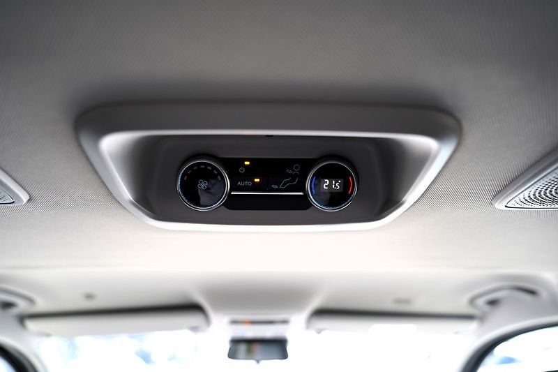 Ford Tourneo Custom 2.0 EcoBlue 4x4 Titanium/Autom - fotka 48 z 48