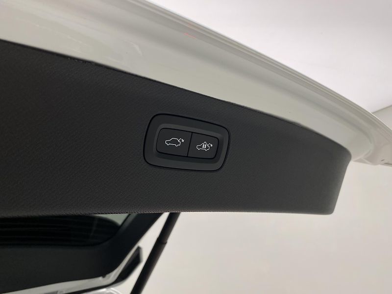 Volvo XC90 B5 AWD BRIGHT PLUS AUT CZ 7m - fotka 32 z 56