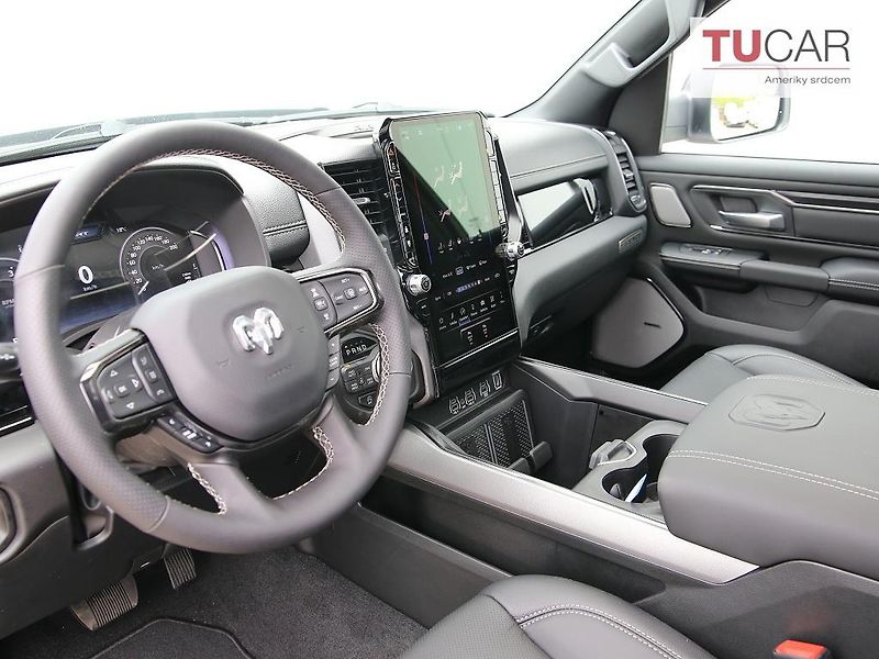 RAM 1500 (2026) Laramie 5.7V8 HEMI 2026  - fotka 16 z 43
