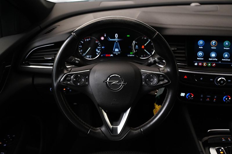 Opel Insignia - fotka 17 z 25