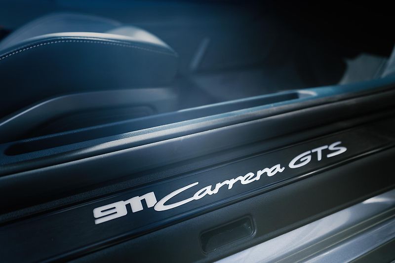 Porsche 911 (2023) - fotka 17 z 18