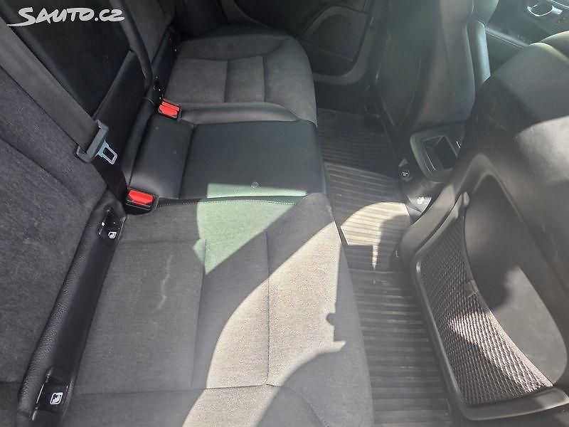 Volvo V90 (2019) servis Volvo, 100% dámské, Top - fotka 13 z 20