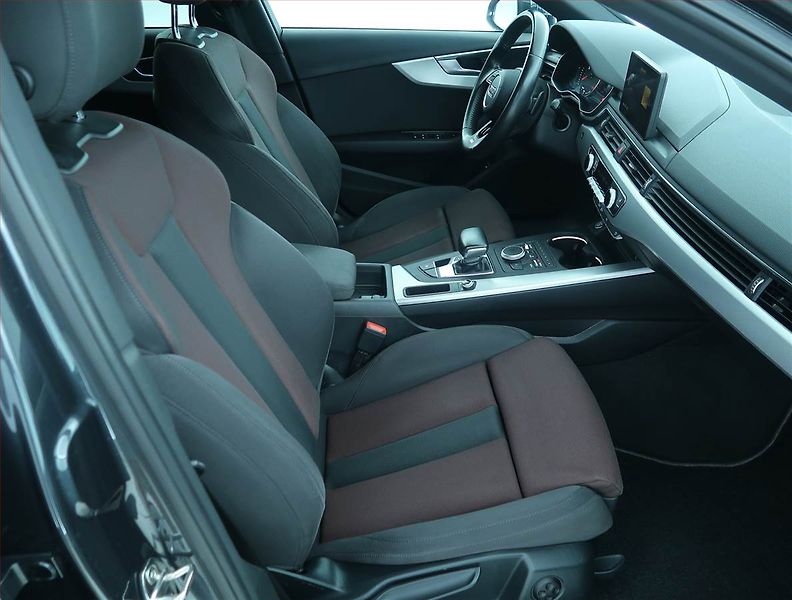 Audi A4 (2016) Ambition 2.0 TDI, Automat - fotka 9 z 19