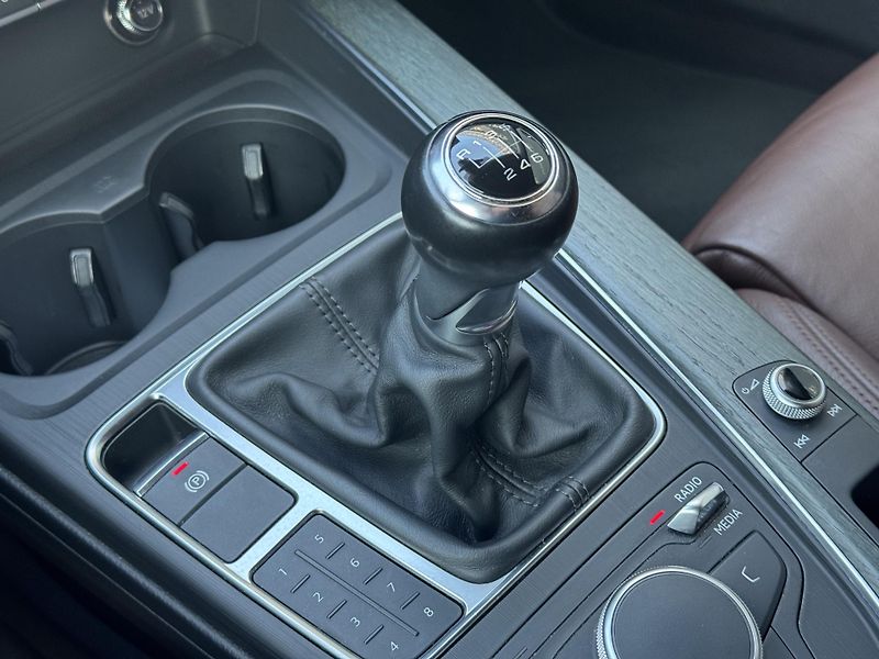 Audi A4 (2016) 2.0TDi Sport, Individual, RZV - fotka 34 z 47