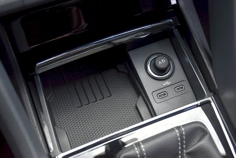 Škoda Karoq (2026) Sportline 1,5 TSI 110 kW 7° au - fotka 18 z 47